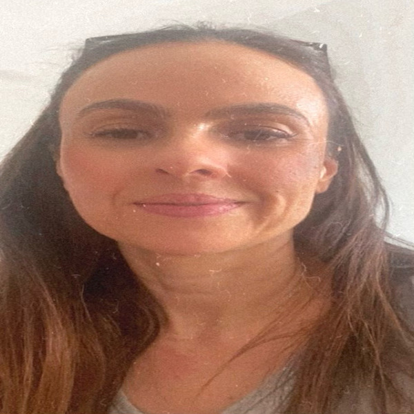 Dra. Suzana Kind de São Thiago