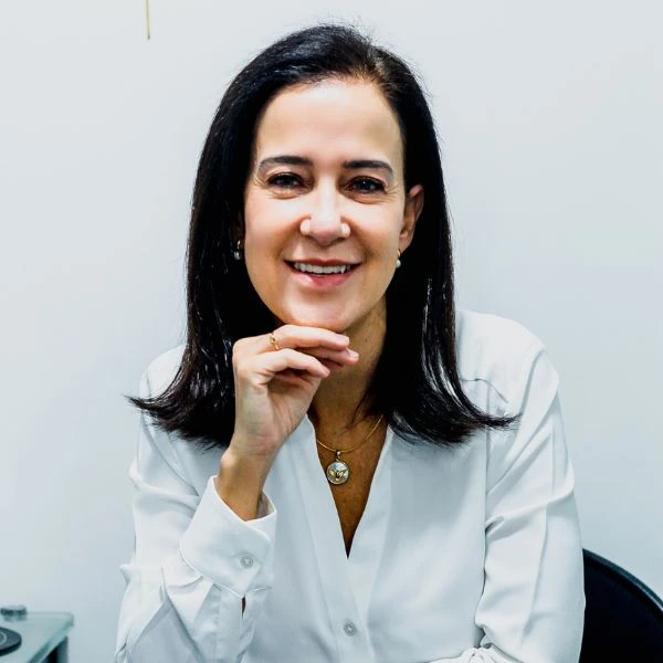 Dra Alessandra Resende Oliveira Carneiro